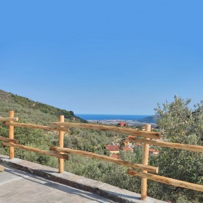 Outsunny Staccionata in Legno di Pino da 12 Pezzi, Steccato per Aiuole,  Giardino e Orto, Altezza 34cm, Marrone Chiaro