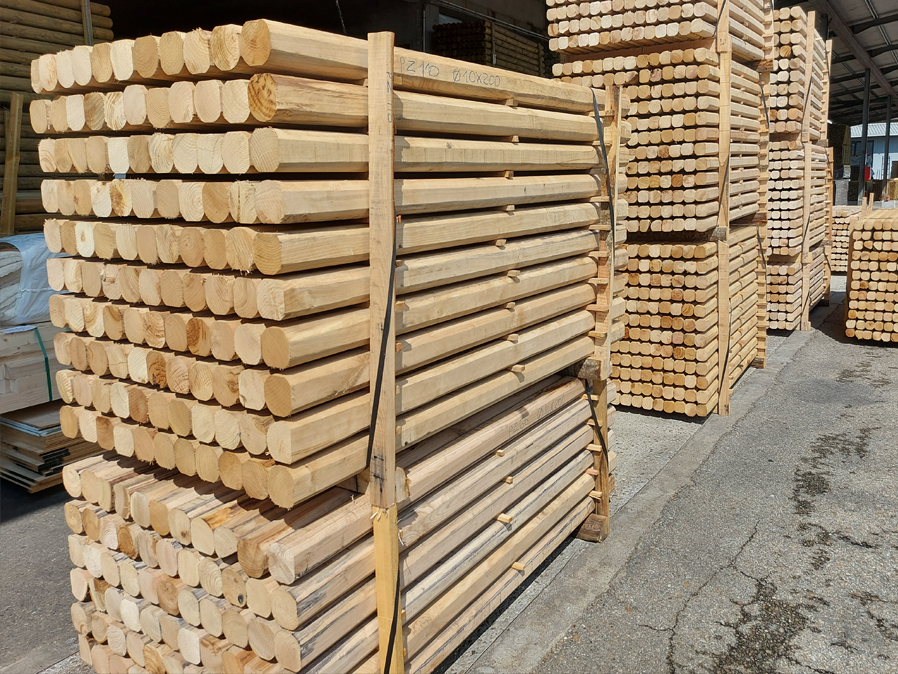 Pali in legno di Castagno tornito